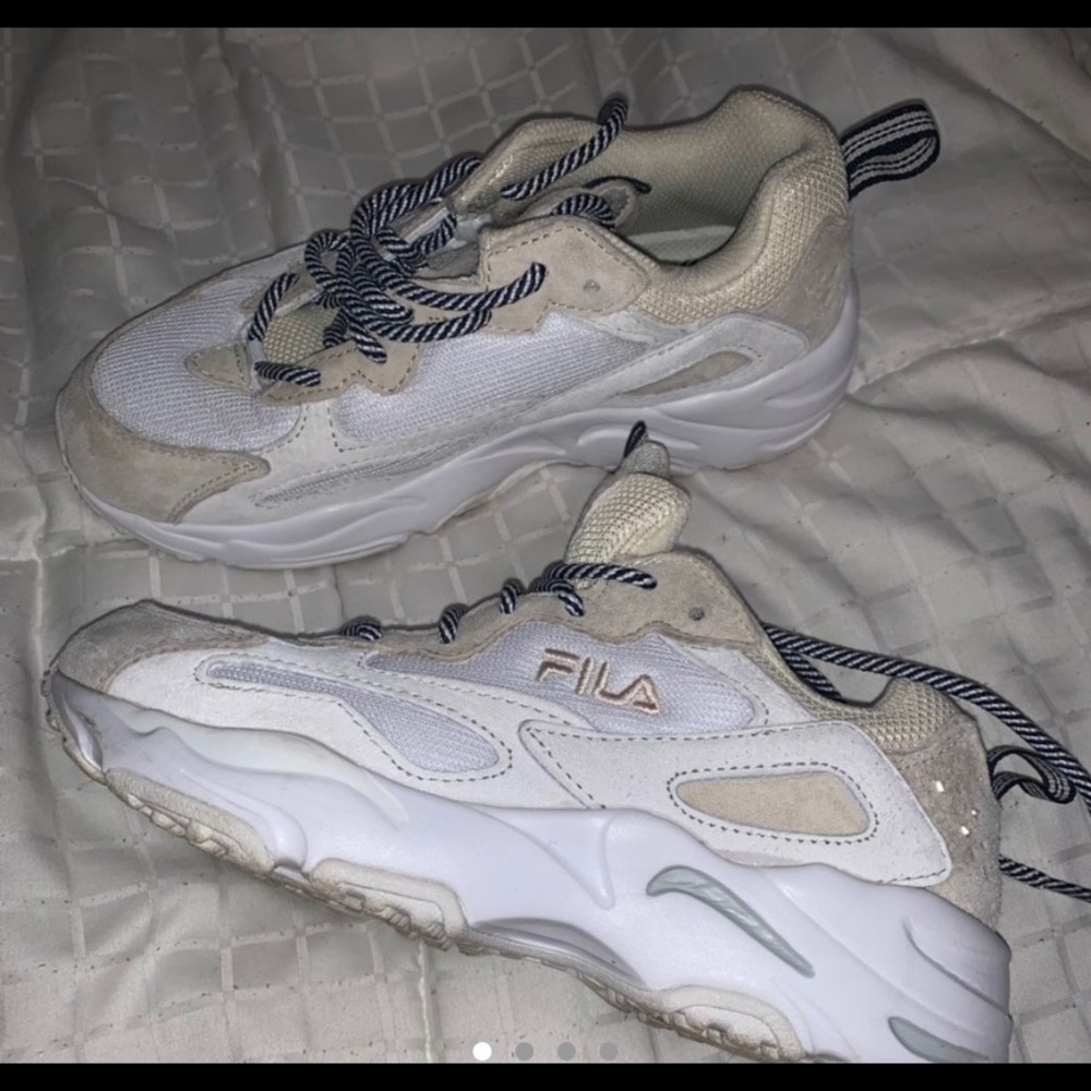 Fila ray tracers, beige colorway